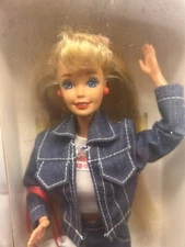 Mattel 1995 Special Edition CHUCK E CHEESE'S Barbie Doll #14615 NRFB
