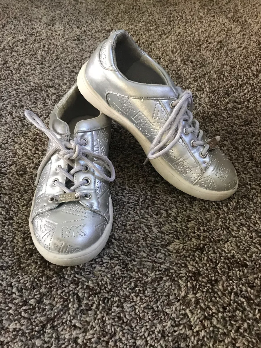 infinito Ardiente tarta Michael Kors Girls Silver Sneaker Fashion Tennis Shoe Sz: 1 Y School Dress  | eBay