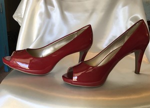 bandolino platform pumps