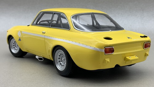 Alfa Romeo GTA 1300 Junior 1971 Minichamps 1:18 Limitiert 350 Stück OVP NEU - Picture 9 of 13