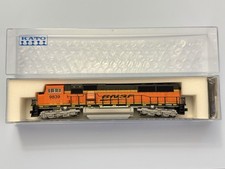 Kato N Scale BNSF Swoosh SD70MAC Diesel Locomotive #9839 176-6309 N Gauge
