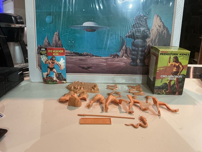 ORIG AURORA PREHISTORIC CRO - MAGNON MAN NEW IN BOX