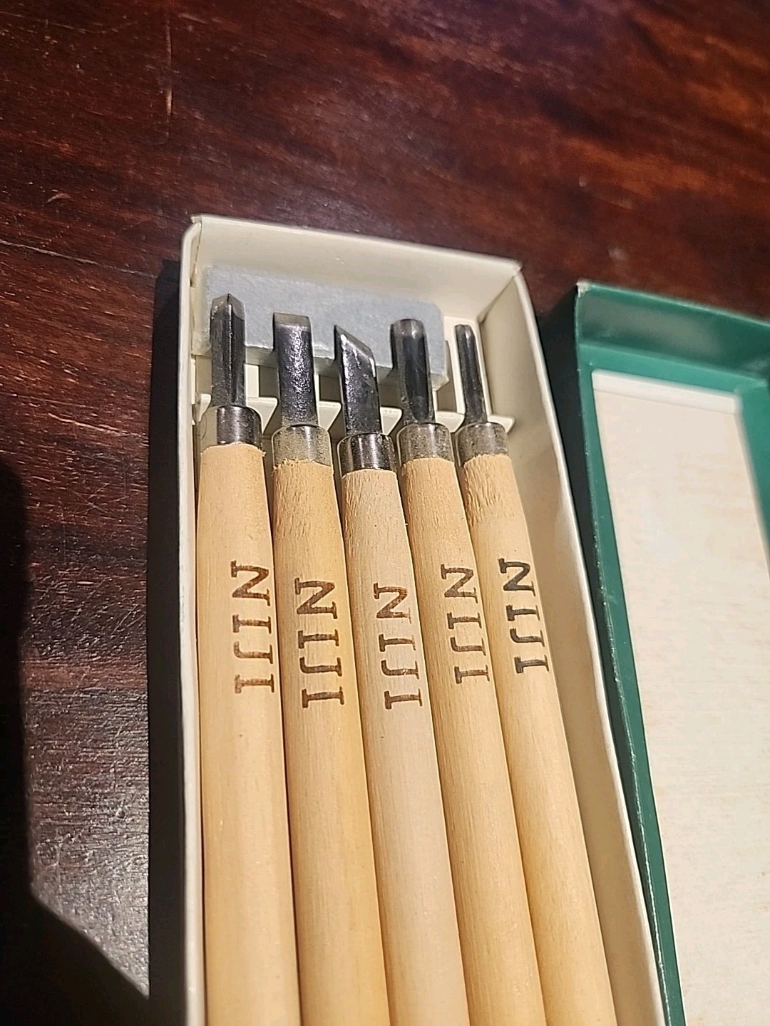 Vintage Yasutomo Niji Wood Carving Knives Set of 5 wood working whittling stone