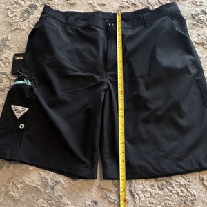Columbia PFG Omni-Shield Water Repellent Fishing Shorts Black 38W 10in Cargo