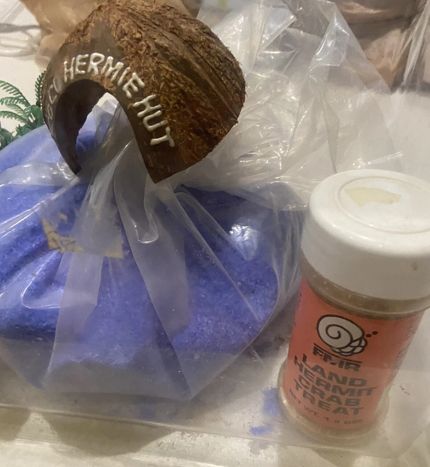 Aquarium Hermit crab cage 40 oz. With Accessories - Image 2 of 3