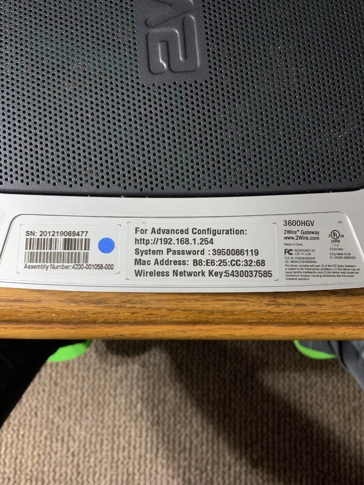 2Wire 3600HGV-B 54 Mbps 4-Port 10/100 Wireless G Router - Image 2 of 4