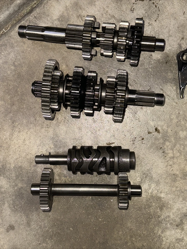 E 1988 Kawasaki Bayou 220 transmisión engranajes ejes 13127-1152 Foto 4 de 4