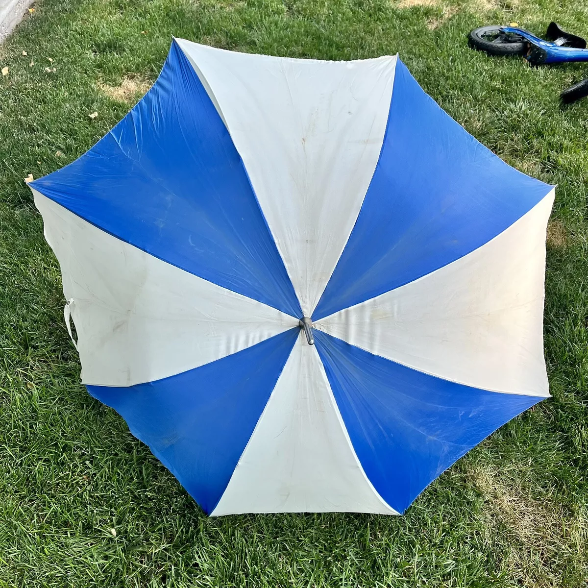Vtg Aluminum Lawn Chair or Table Clamp Clip On Umbrella Portable Beach MCM
