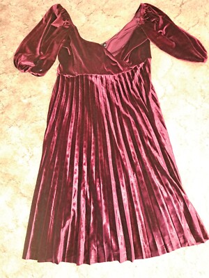 cisos design dress Cisos Design Dress size 10 Open Back Cleavage Medium Long with Back Hem