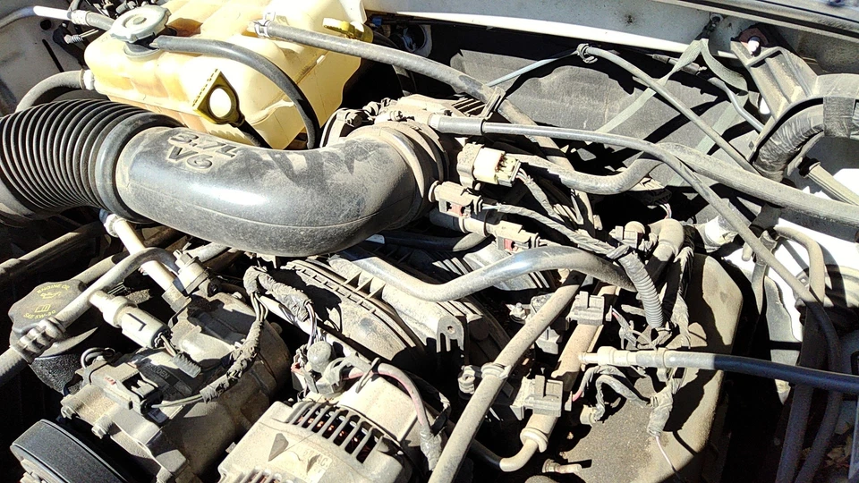 2005 2006 Jeep Liberty Intake Manifold Oem 3.7l 53032803aa - Image 2 of 4