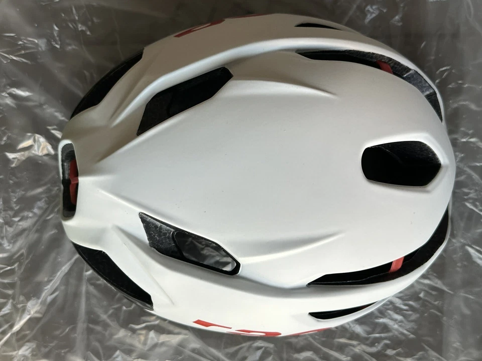 UVEX Race 9 Cycle/Bike Helmet Size 53 - 57cm White- Red Matt/ Shiny -Damaged Box - Image 4 of 4