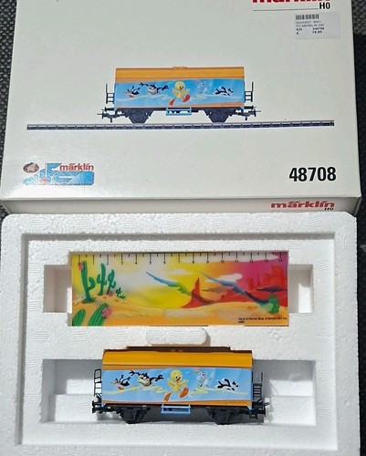 Märklin H0 48708 Güterwagen Looney Tunes Motiv gelb/blau/schwarz, Neu u Ovp | Condition: Neu