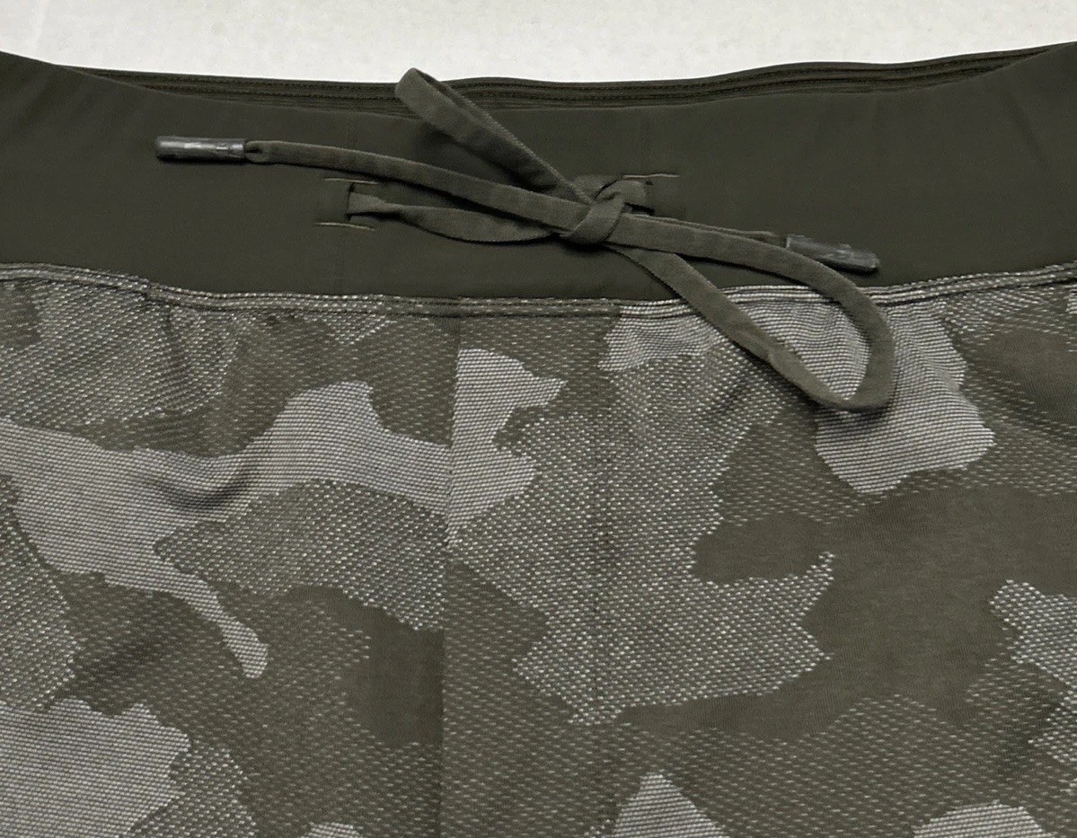 Lululemon T.H.E. Shorts 9" Linerless Variegated Mesh Camo Max Dark Olive Size XL