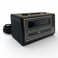 Vintage GE General Electric AM FM Clock Radio Alarm Model 7-4601A Wood Grain