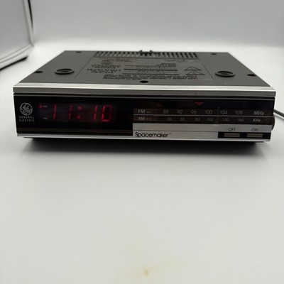 GE General Electric Spacemaker 7-4217B Under Cabinet Clock Radio Tested