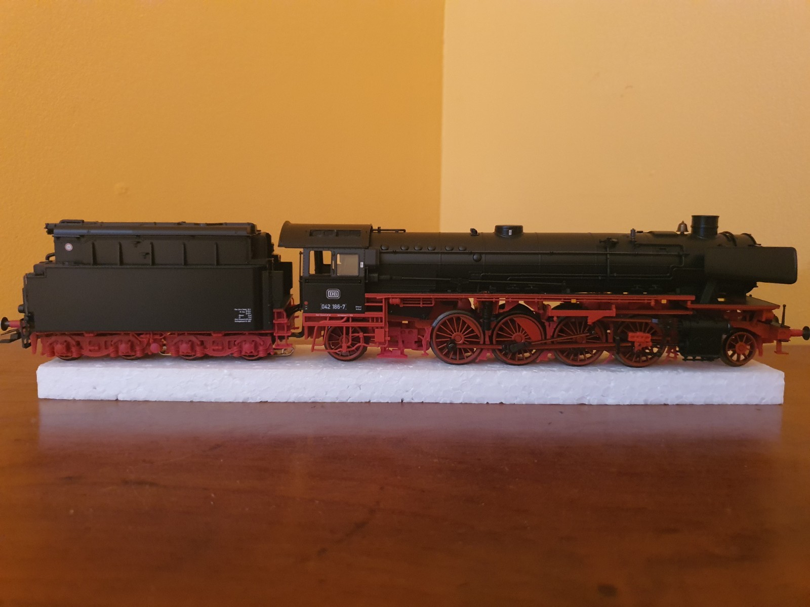 Locomotive vapeur BR 042 DB 37926 pour remplacer vos anciennes motrices sur réseau H0