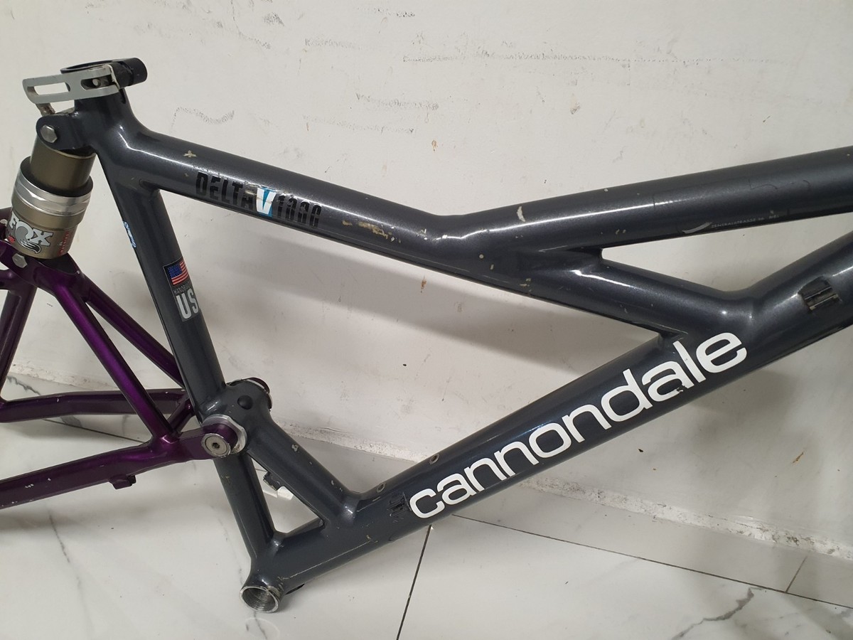 Cannondale delta v 1000 グラベル Cannondale Delta V 1000 Frameset gray color with purple 26
