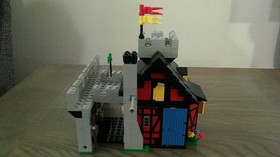 LEGO Castle: Guarded Inn (6067) 100% Complete w Minifigures No Instructions