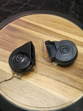 03-09 Mercedes W211 E320 E350 E500 E550 E55 E63 Amg Low High Horn Set Oem
