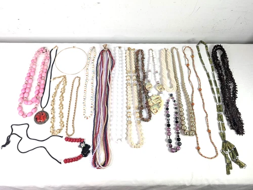 18 Vintage 80s & 90s Costume Jewelry Necklaces, Chunky Funky Estate Finds Resale