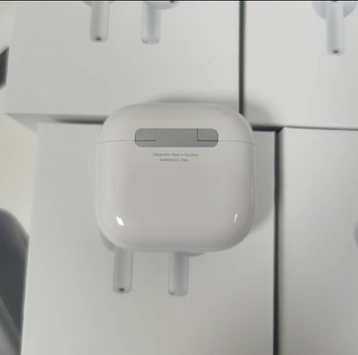 Apple AirPods Pro 2nd Generation MagSafe Wireless Charging Case