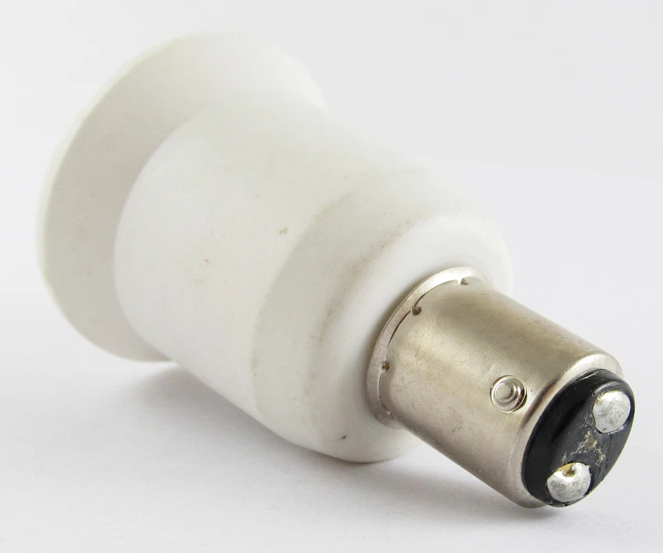 10x BA15D Male to E26/E27 Female Socket Base LED Halogen Light Bulb Lamp Adapter - Image 2 of 4