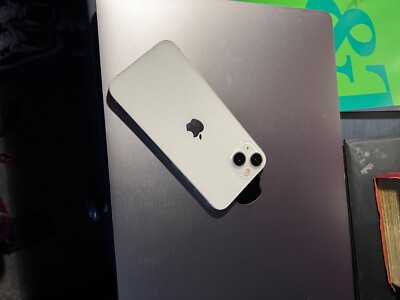 Apple iPhone 13 - 128GB - Starlight (locked)