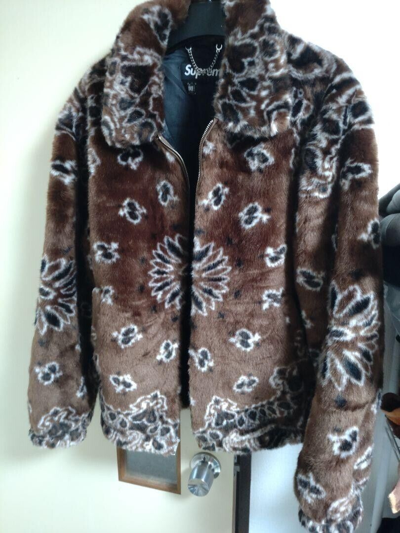 SUPREME Bandana Faux Fur Bomber Jacket Full Pattern Blouson SUPREME Bandana Faux Fur Bomber Jacket Full Pattern Blouson