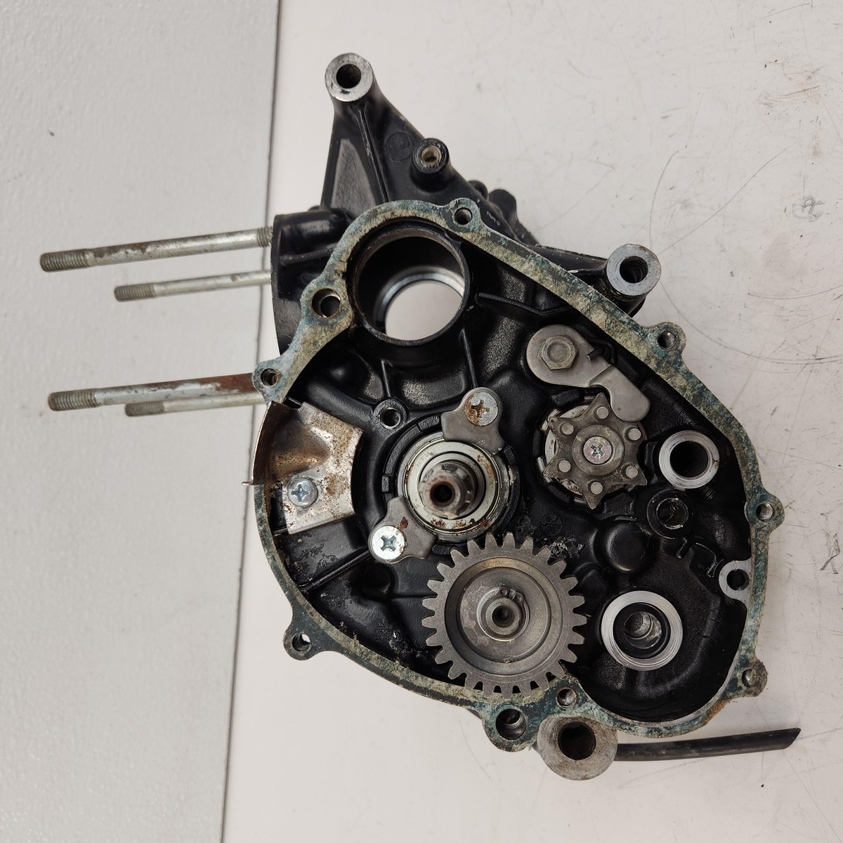 81-83 yamaha yz60 LEFT RIGHT ENGINE MOTOR CRANKCASE CRANK