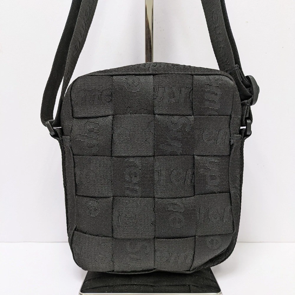 Sac à bandoulière Supreme tissé noir Dazaifu Store Dz413001