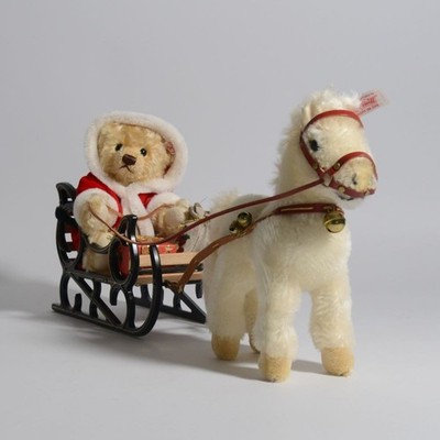 STEIFF 670879 WEIHNACHTSMANN TEDDYBÄR MIT PONYSCHLITTEN 2001 MOHAIR