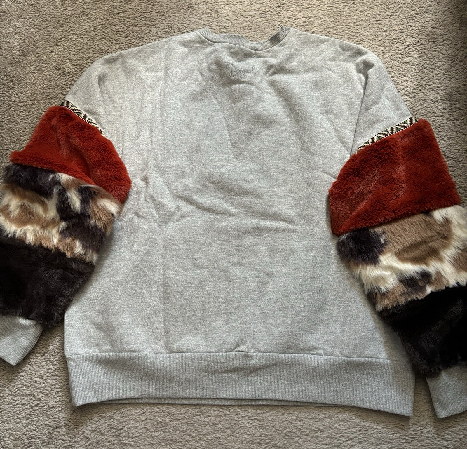 Desigual Gray Faux Fur Sleeves Medium Pullover Sw… - image 6