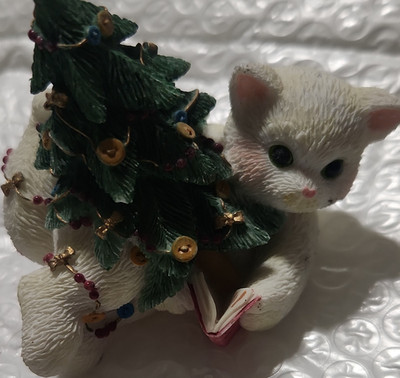 Calico Kittens Cat Figurine ''O Christmas Tree'' Resin Holiday Collectible