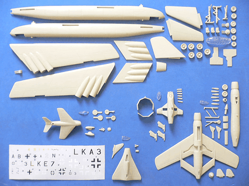 Anigrand Models 1/144 JUNKERS EF-132 German Jet Bomber Project - Picture 2 of 4