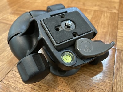 Manfrotto 460 magnesium head