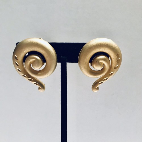 Large Brushed Gold Tone Round Swirl Clip On Earrings K911 - Picture 2 of 12