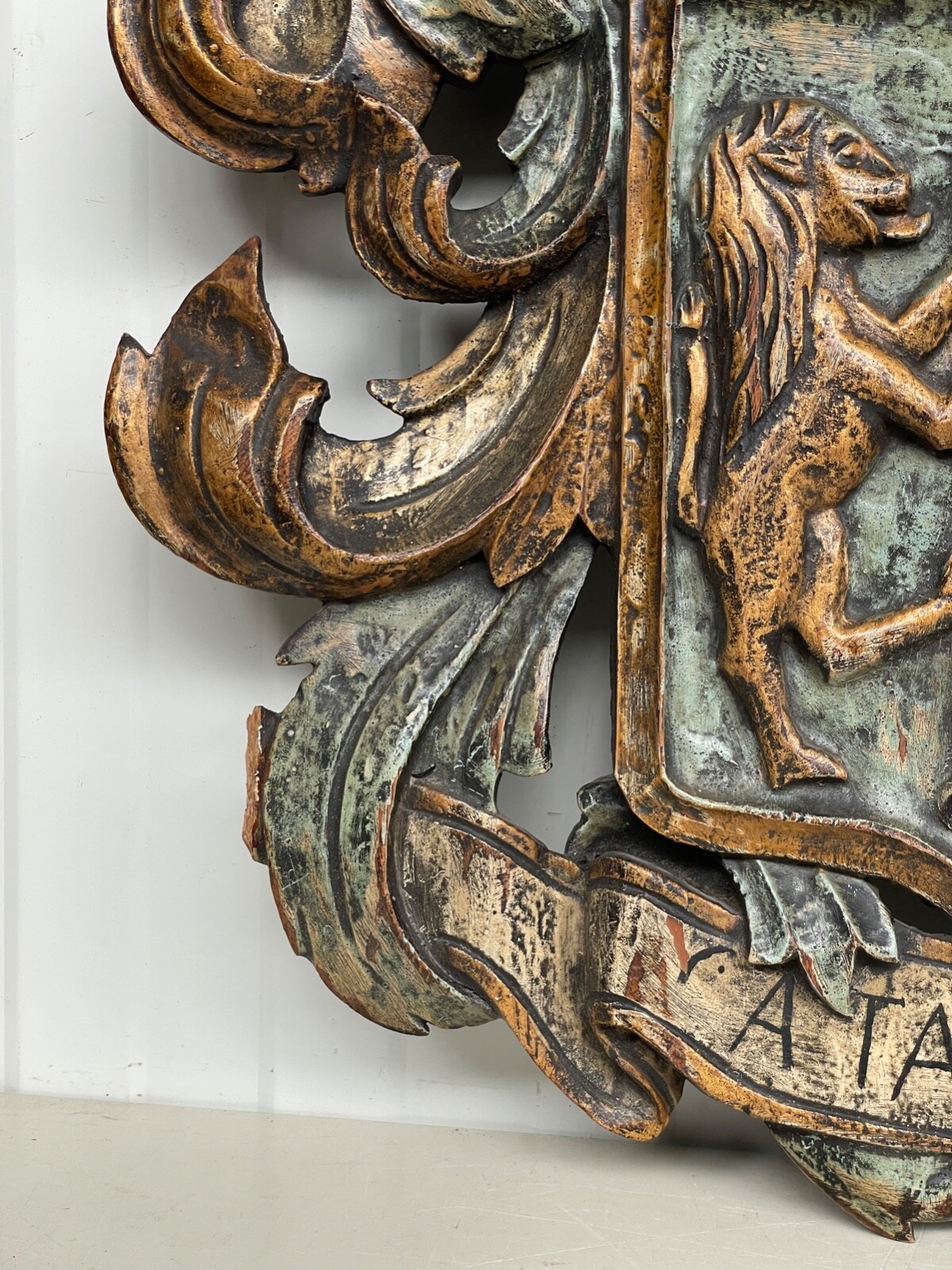 Exceptional Large Coat of Arms carved in polychromed wood