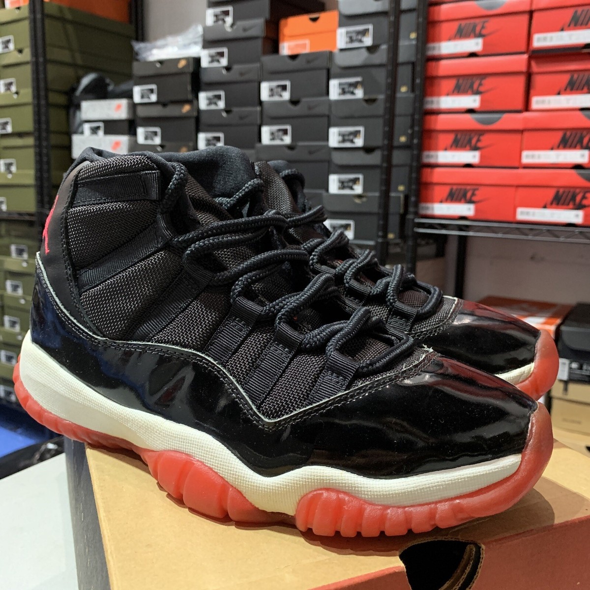 1996 Nike Air Jordan 11 Black True Red-White 130245-062 Us 7.5 DS