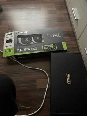 ASUS Dual GeForce RTX 5070 OC 12GB DUAL-RTX5070-O12G Grafikkarte GDDR7 DP/HDMI