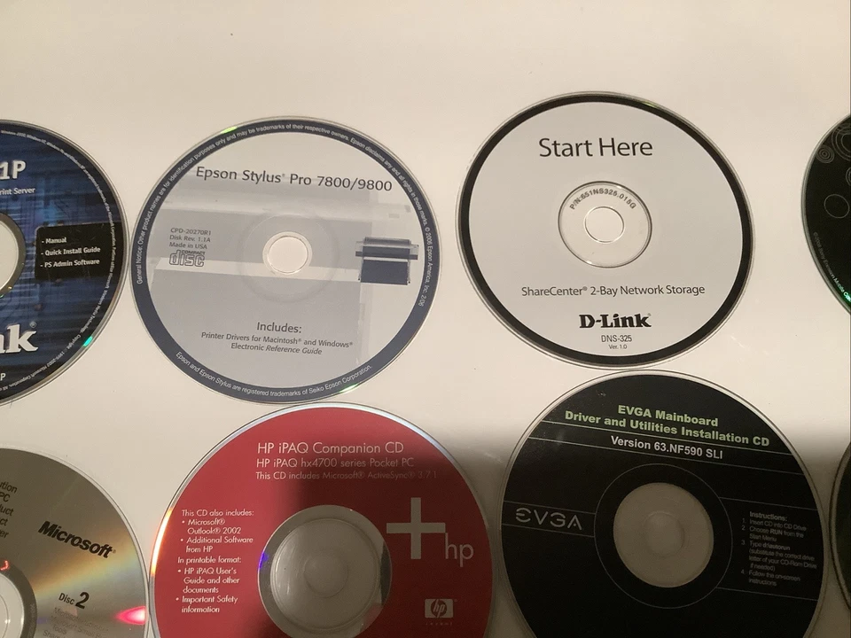 Lote de 18 controladores de CD antiguos y CD de software para Windows y Mac - juego/misc. Foto 3 de 4