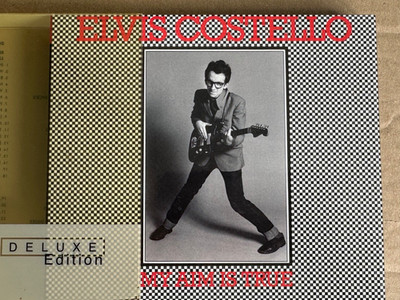 ELVIS COSTELLO - 2CD DELUXE EDITION - MY AIM IS TRUE - 48 TRACKS OVER 2 DISCS -