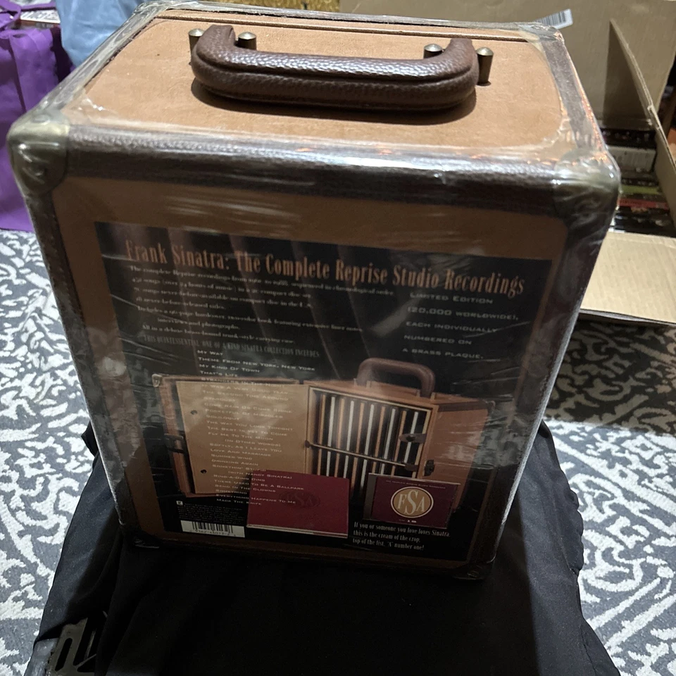 SEALED Frank Sinatra Complete Reprise Studio Recordings Limited Edition Trunk Foto 3 de 4
