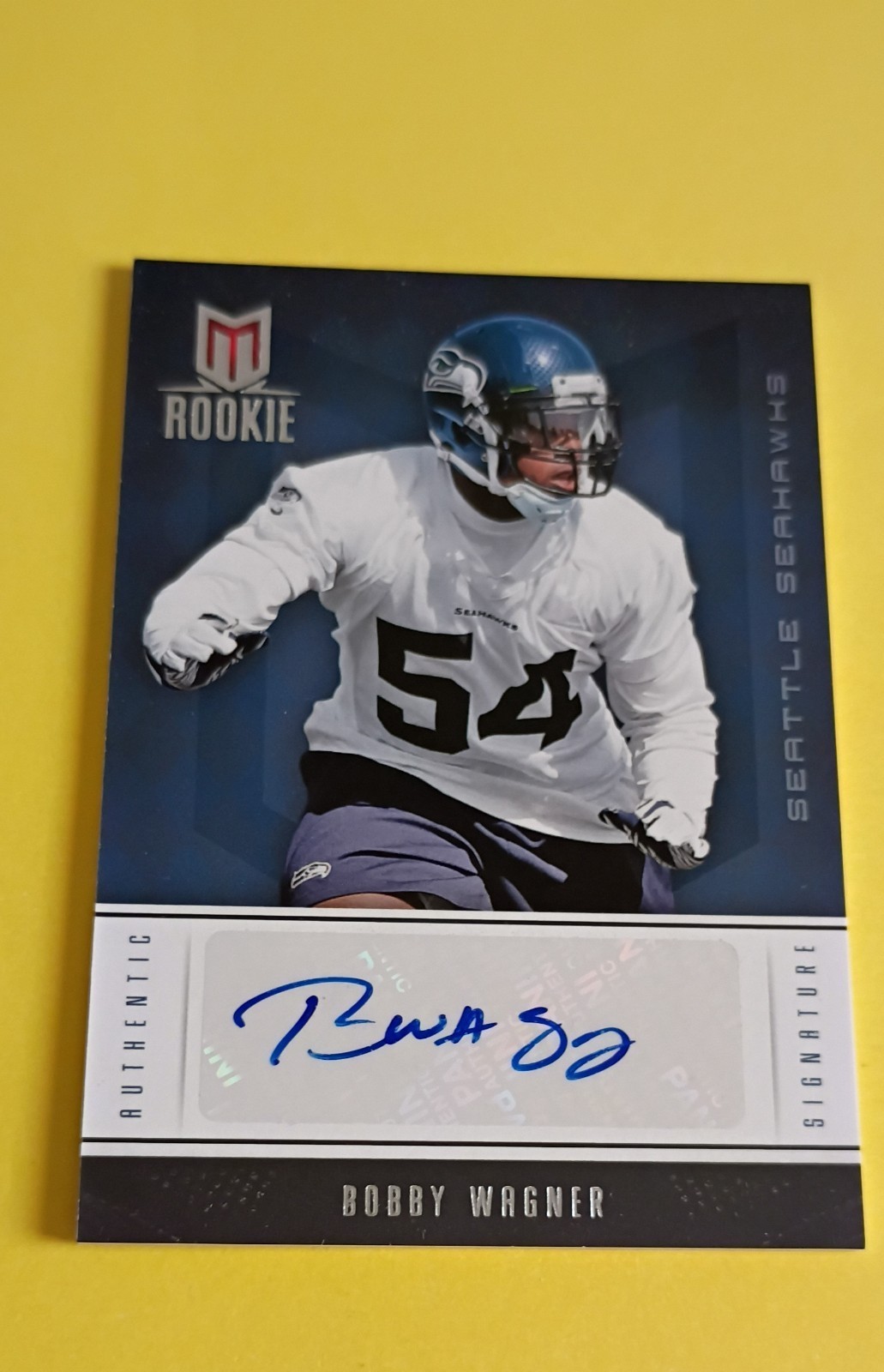 Bobby Wagner Panini Momentum #141 Autograph