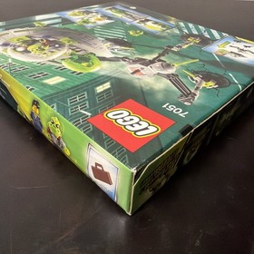 LEGO ALIEN CONQUEST 7051 ALIEN CONQUEST.  RARE, RETIRED.  NEW SEALED BOX