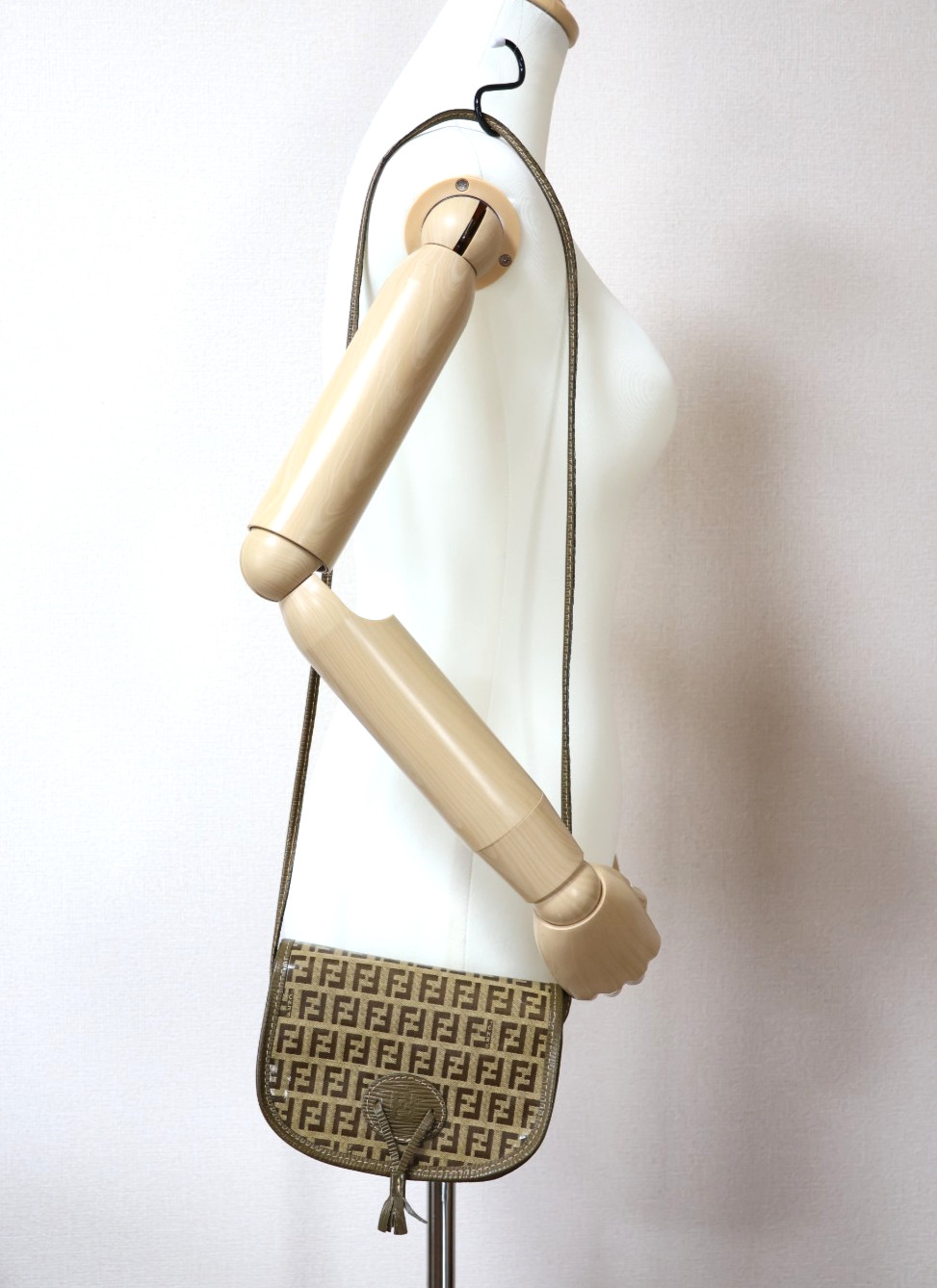 Fendi Vintage Crossbody Shoulder Bag Purse Zucca pattern Canvas Brown Authentic thumbnail 23