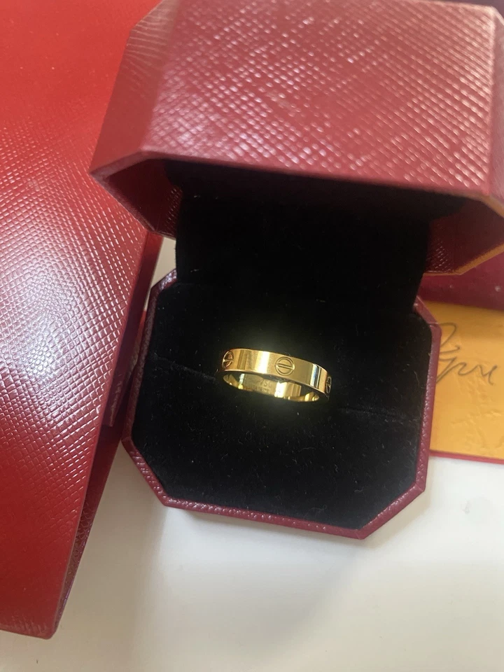 Anillo Love talla 7 chapado en oro 18k con caja y bolsa Foto 2 de 4