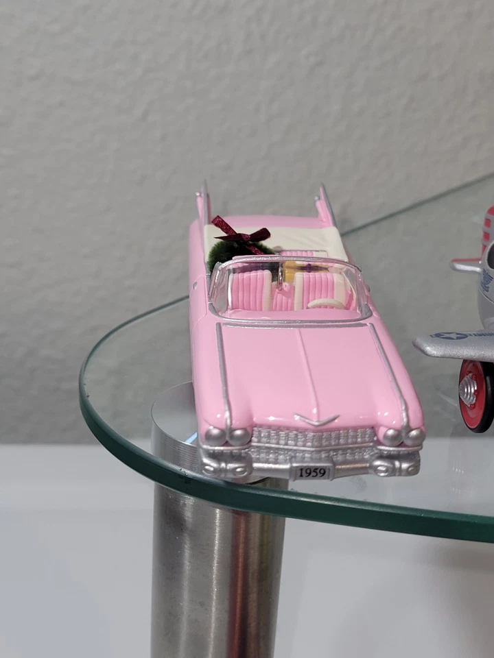 Lote de 11 adornos de recuerdo de sello coches/avión. Nuevas descripciones de cheques  Foto 3 de 4