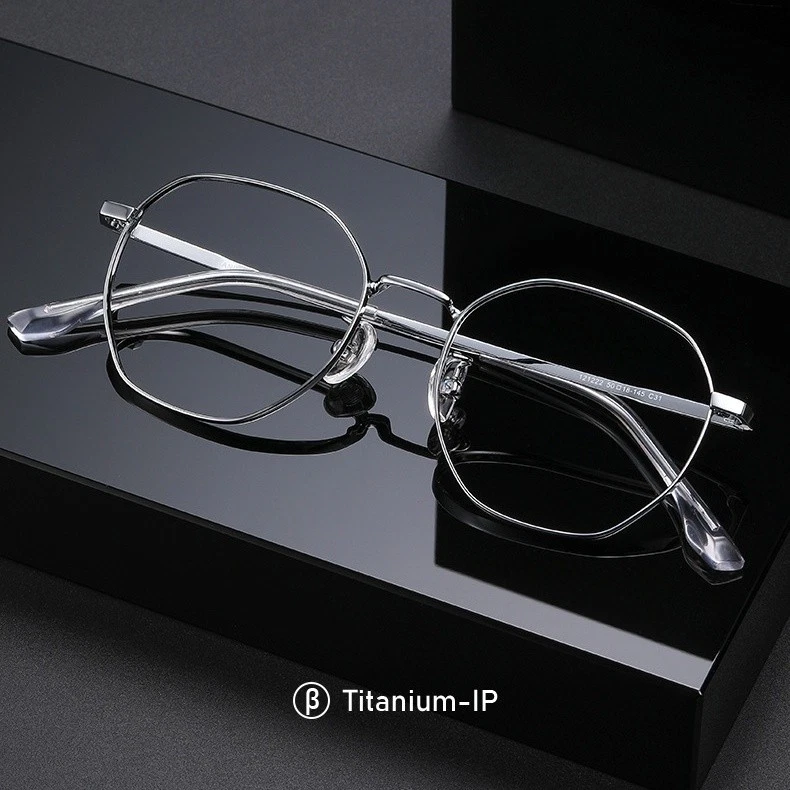 Gafas de lectura ultraligeras con borde poligonal de titanio para hombres y mujeres lectores Foto 3 de 4