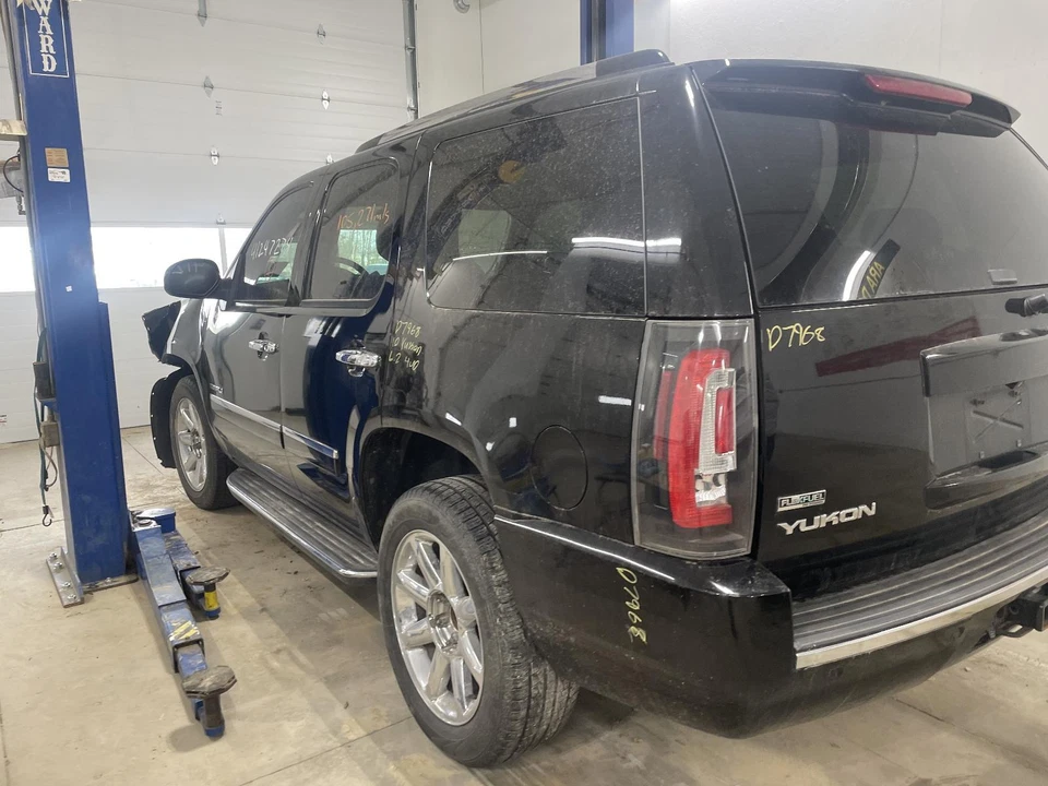 Used ABS Pump and Motor Assembly fits: 2010 Gmc Yukon Assembly 4 wheel ABS LH fr - Image 2 of 4