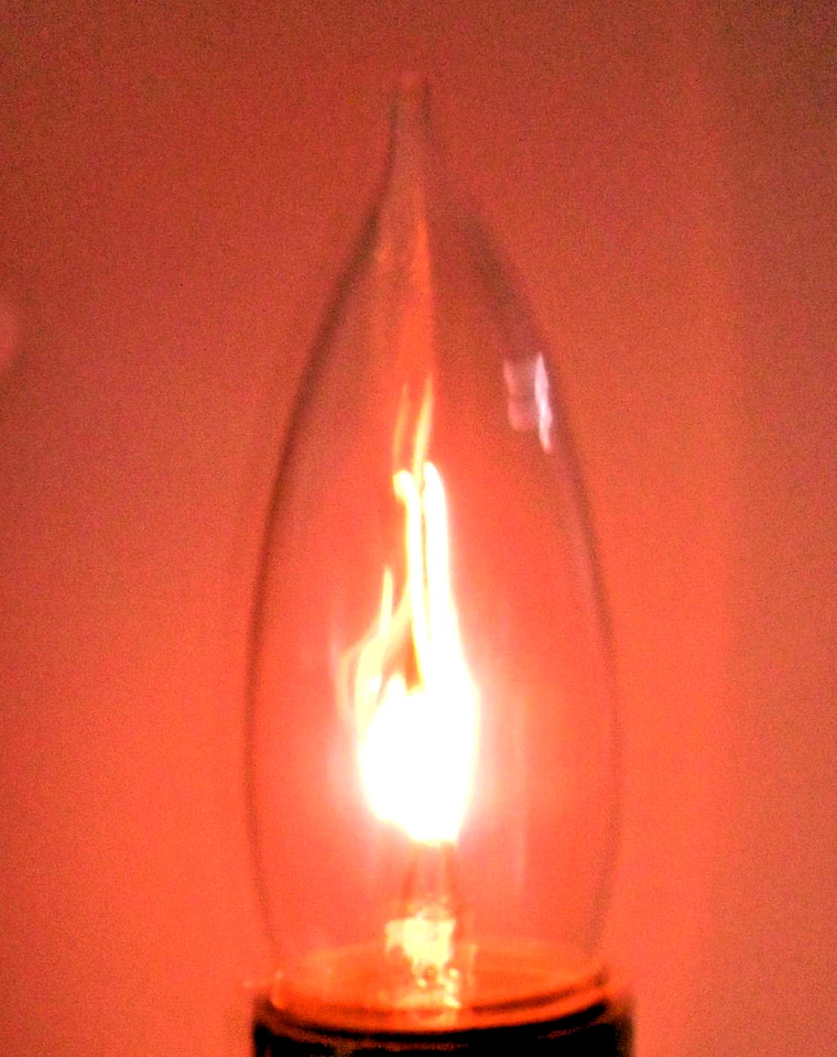 TEXAS LAMP FLICKER LIGHT BULBS: MED BASED SKTS TM-989